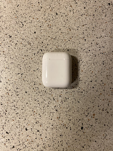 Müüa tühi AirPods case. (1 foto / 3)