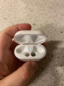 Müüa tühi AirPods case. (2 foto / 3)