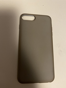 Продаются 2 чехла для телефона iPhone 8 Plus (1 фото из 4)