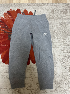 Спортивные штаны Nike (1 фото из 3)