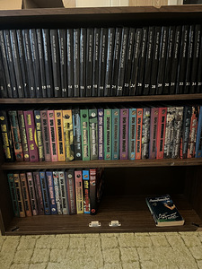 Книги (2 фото из 5)