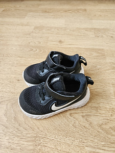 Nike tossud s.21 (1 foto / 1)