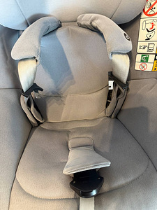Автокресло Maxi-Cosi Pearl Pro 2 +база ISOFIX Maxi-Cosi Fix3 (7 фото из 8)