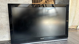 Телевизор TOSHIBA (2 фото из 4)