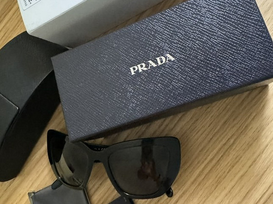 Prada päikeseprillid