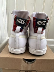 Кроссовки Nike, кожаные р.36 (3 фото из 5)