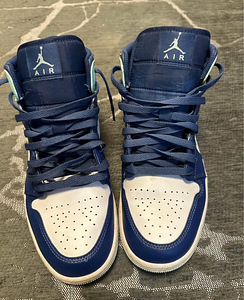 Air Jordan (2 фото из 2)