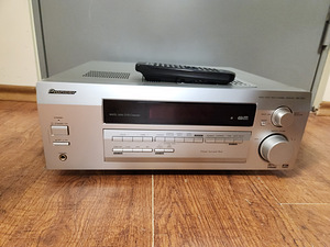 Pioneer VSX-D511S Audio Video Multi Channel Receiver (1 фото из 3)