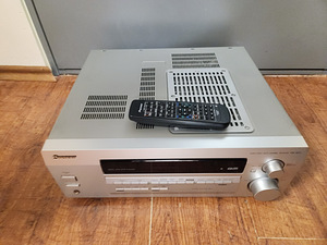 Pioneer VSX-D511S Audio Video Multi Channel Receiver (2 фото из 3)