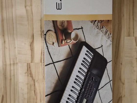 Yamaha PSR-E273