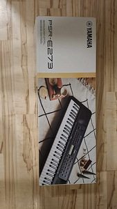 Yamaha PSR-E273 (1 фото из 5)