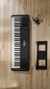 Yamaha PSR-E273 (2 фото из 5)