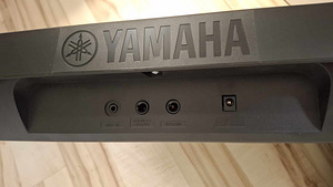 Yamaha PSR-E273 (5 фото из 5)