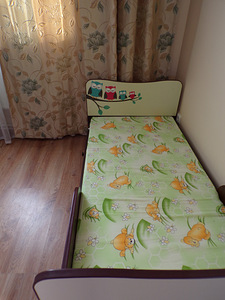 Детская кровать. (1 фото из 3)