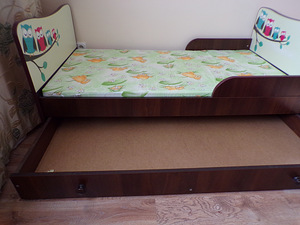Детская кровать. (2 фото из 3)