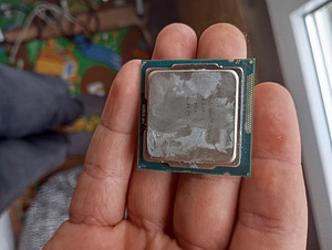 Müüa emaplaat, videokaart ja protsessor (1 foto / 5)