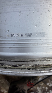 Оригинальные диски Audi 5x112 8JX17H2 ET 39 66,5 В очень хор (9 фото из 9)
