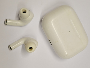 Беспроводные наушники Apple Airpods Pro Gen1 (3 фото из 7)