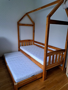 Детская кровать/домик для двоих (2 фото из 4)