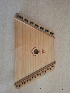 Gusli (4 foto / 4)