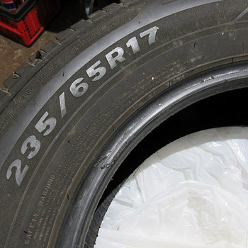 Suverehvid 235/65R17