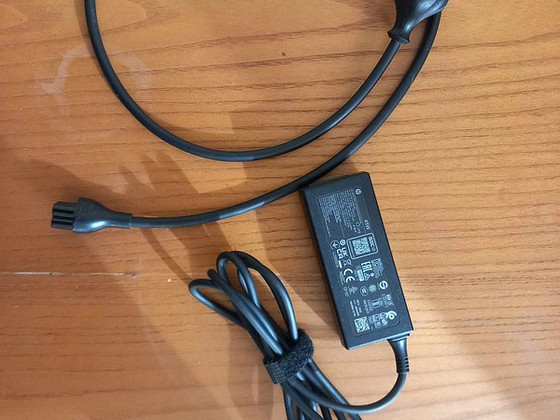Оригинальное зарядное устройство HP 45W