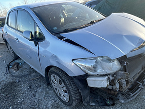 TOYOTA AURIS 1,4 D4D, VARUOSAD (2 foto / 10)