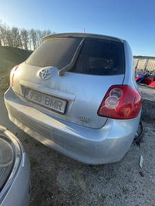 TOYOTA AURIS 1,4 D4D, VARUOSAD (3 foto / 10)
