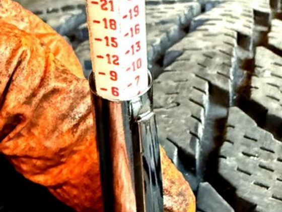235 60 R16 Nokian Hakkapelitta 2