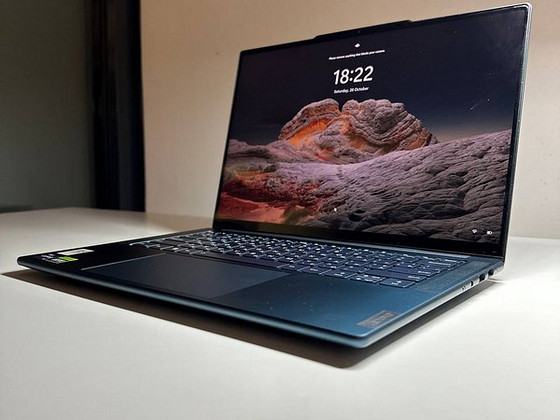 Lenovo Yoga 9 14IRP8 14 i9 RTX 4060 32GB RAM 1TB SSD