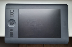 Wacom Intuos Pro S PTH-451 (графический планшет) (1 фото из 5)