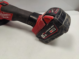 Акумуляторная болгарка Milwaukee M18 CAG125X + AKБ (4 фото из 5)