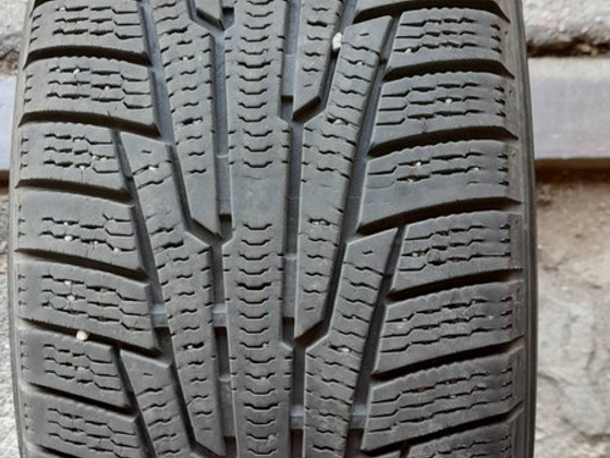 225/55 R17 nokian