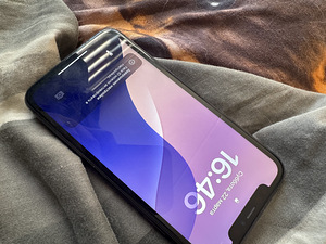 iPhone 11 64 ГБ (3 фото из 6)