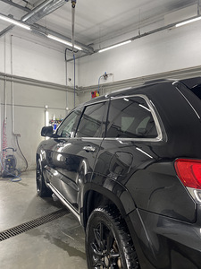 Jeep grand Cherokee wk2 (5 foto / 5)