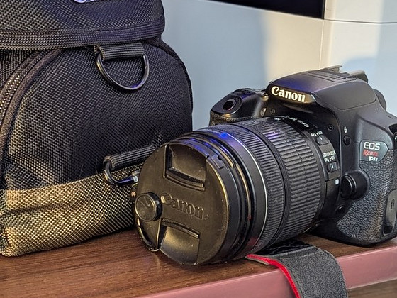 Canon 650D + 18-135 объектив в хорошем состоянии