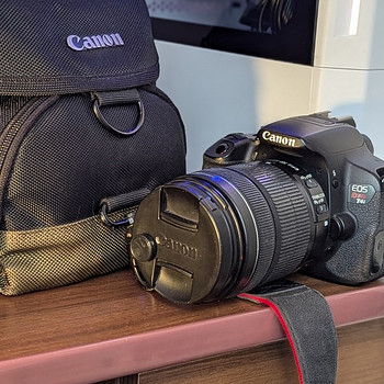 Canon 650D + 18-135 объектив в хорошем состоянии