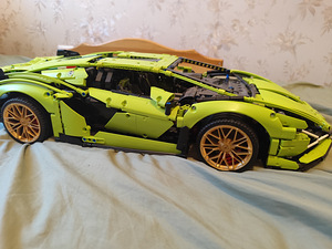 Продается автомобиль Lego (3 фото из 3)