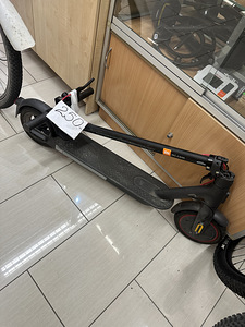 Mi Electric Scooter Pro 2 (2 фото из 3)