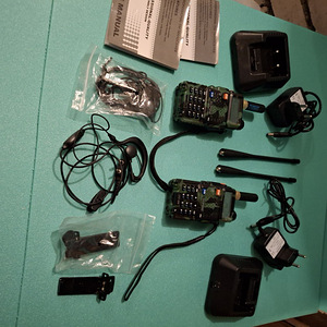 Радиостанция Baofing uv-5r (2 фото из 3)