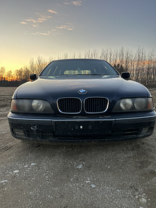 BMW E39 (2 foto / 5)