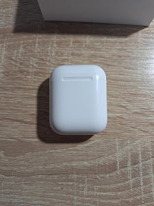 Airpods 2-го поколения (3 фото из 5)