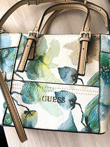 Guess сумка (1 фото из 5)