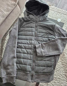 Куртка размер M. (3 фото из 8)