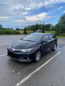 TOYOTA AURIS HYBRID+LPG АРЕНДА (2 фото из 2)