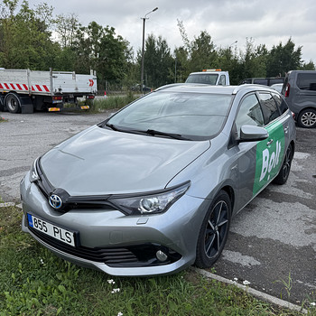 TOYOTA AURIS HYBRID+LPG АРЕНДА