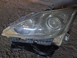 Передняя фара левая Lexus is220 II XENON (2 фото из 7)