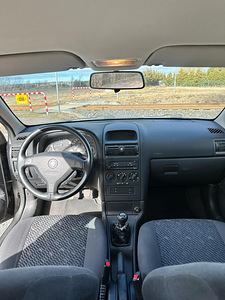 Opel Astra (6 фото из 9)