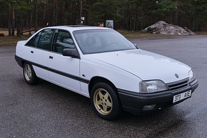 Opel Omega 1.8 (3 фото из 9)