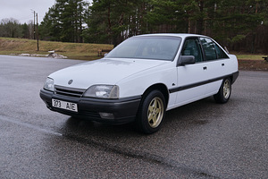 Opel Omega 1.8 (9 фото из 9)